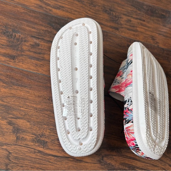 Mudd, Women Slides - Picture 8 of 10